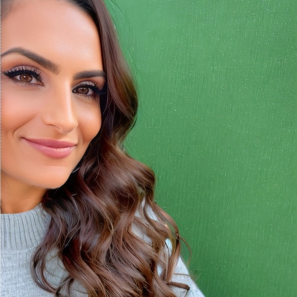 Meet your Posher, Lila - Picture 1 of 3